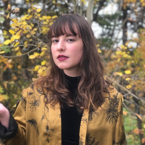 Meet your Posher, Emma - Picture 1 of 1